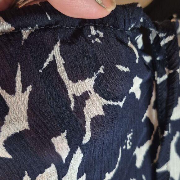 Madison Navy & White Abstract Floral Print Blouson Chiffon Sheer Top Size Medium - Picture 8 of 12